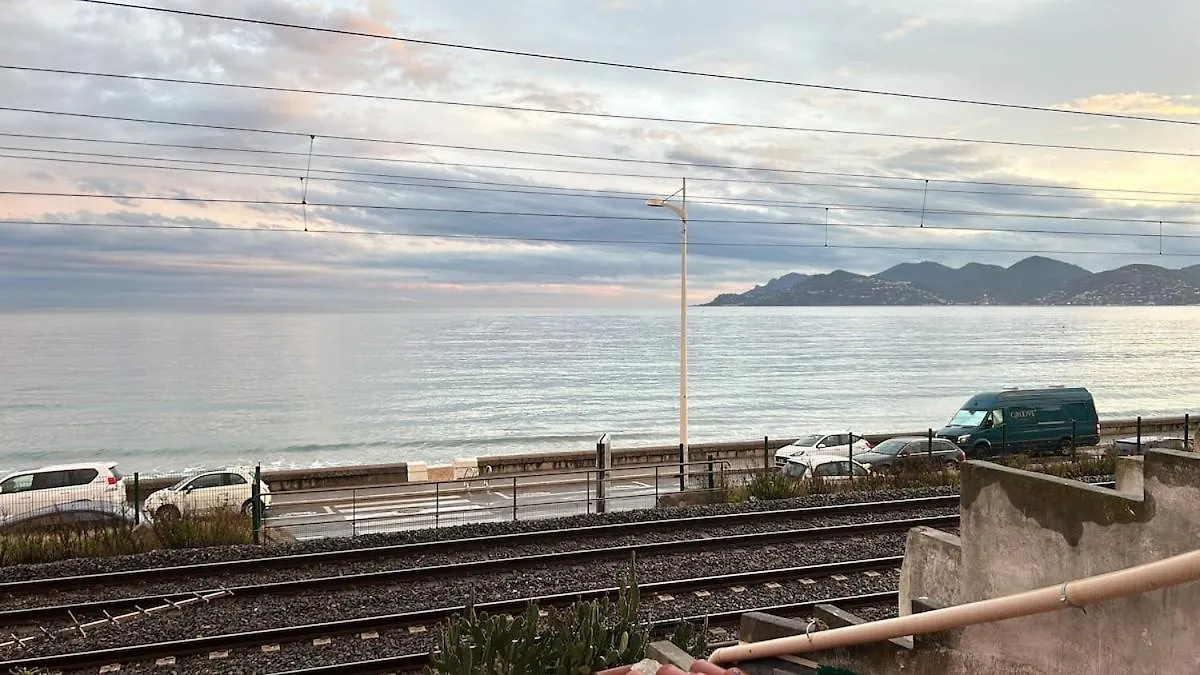 Apartment La Pitchounette Bord De Mer Cannes France
